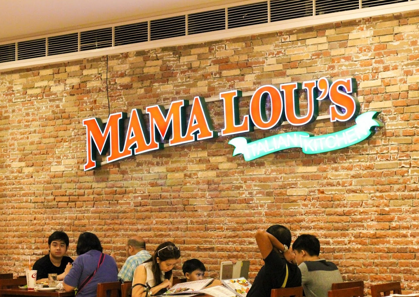 Mama Lou's Italian Kitchen UP Town Center